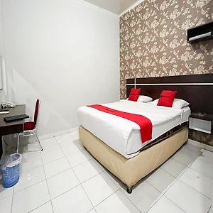 Reddoorz At Lucky Inn Panakukkang Makassar
